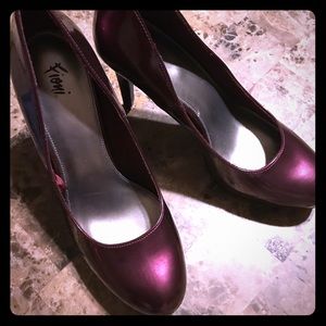 Fioni burgundy heels